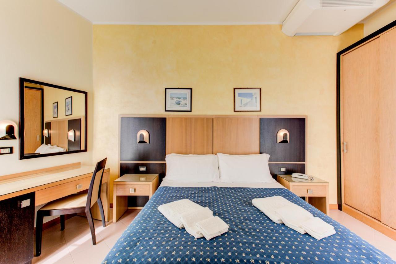 Hotel Verona Cesenatico Buitenkant foto