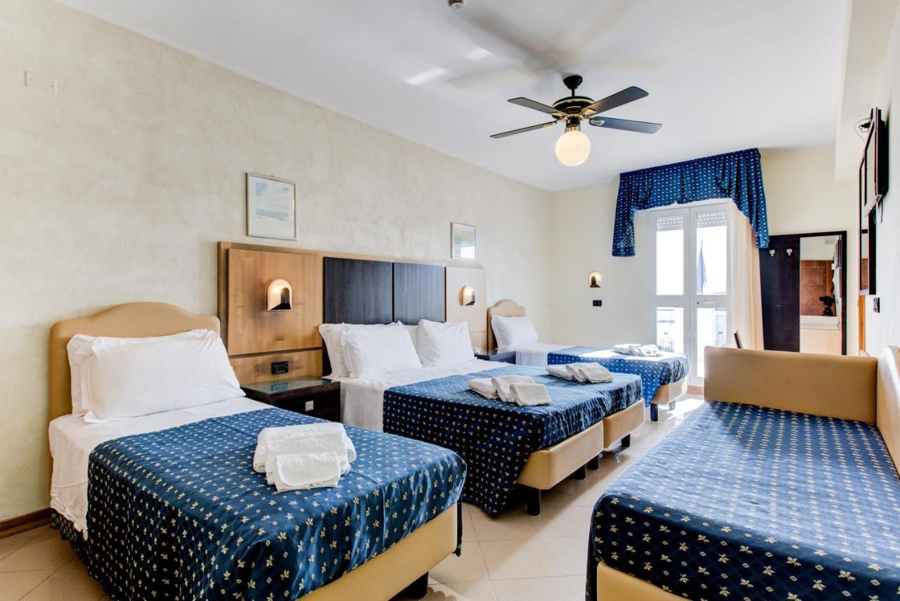 Hotel Verona Cesenatico Buitenkant foto