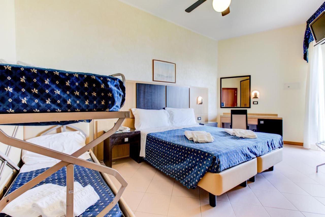 Hotel Verona Cesenatico Buitenkant foto