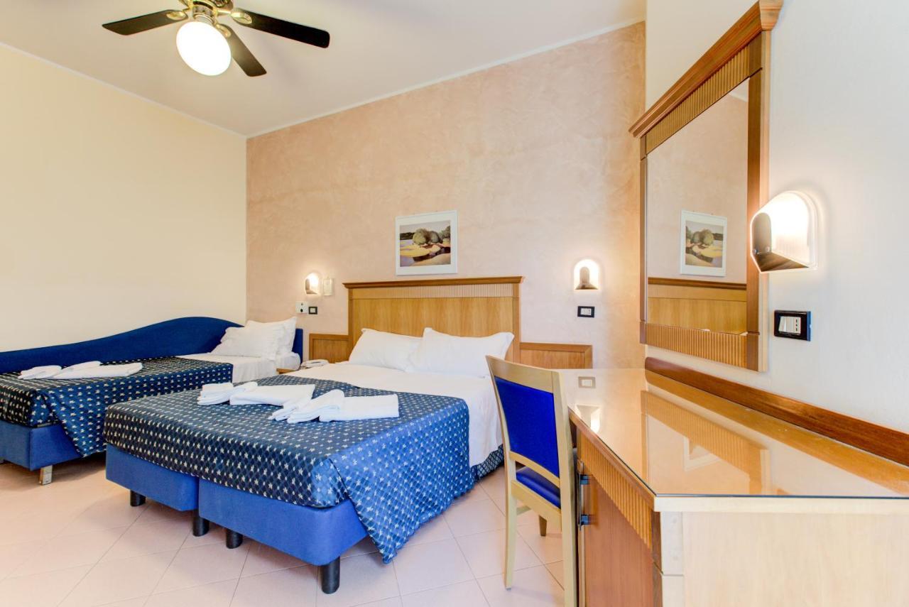 Hotel Verona Cesenatico Buitenkant foto