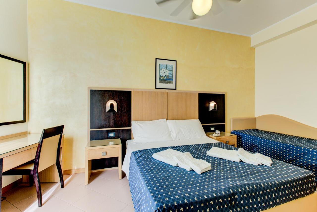 Hotel Verona Cesenatico Buitenkant foto
