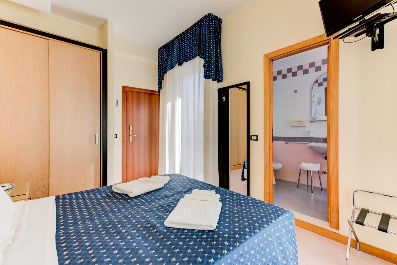 Hotel Verona Cesenatico Buitenkant foto