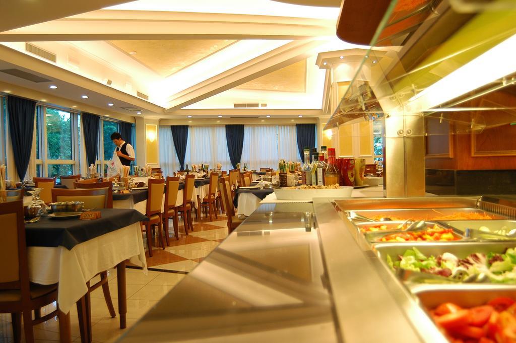 Hotel Verona Cesenatico Buitenkant foto