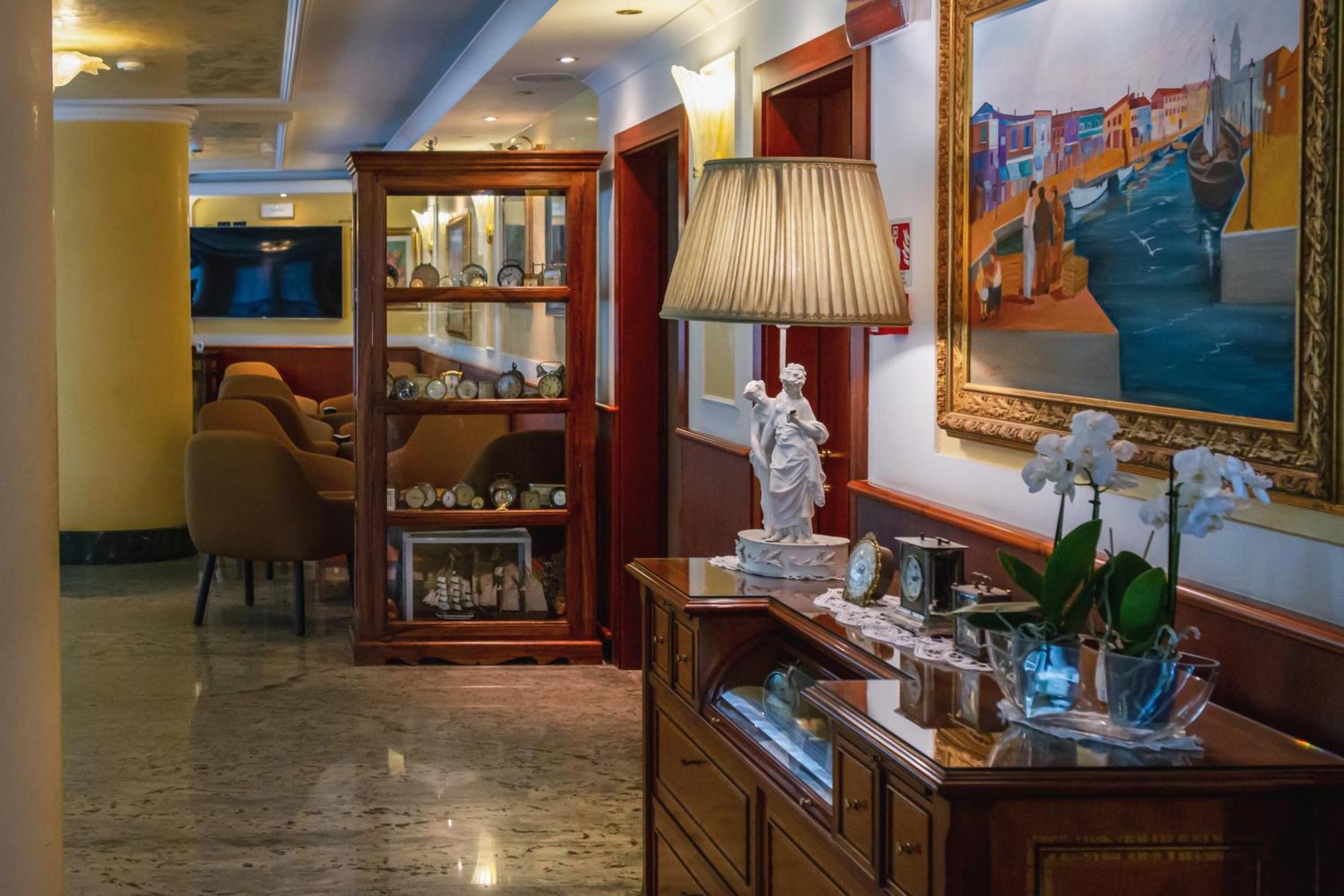 Hotel Verona Cesenatico Buitenkant foto