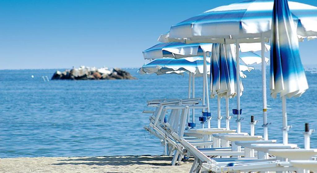 Hotel Verona Cesenatico Buitenkant foto