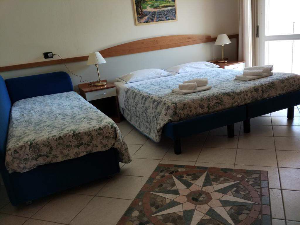 Hotel Verona Cesenatico Buitenkant foto